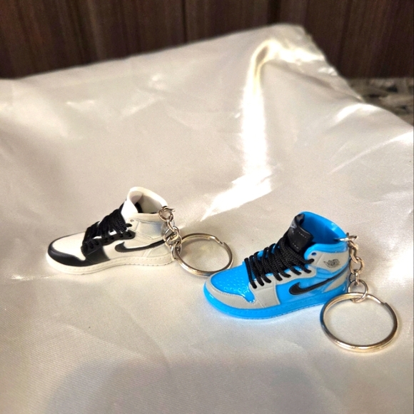 Mini Niki Sneaker Keychains in Black and Blue - Picture 1 of 2